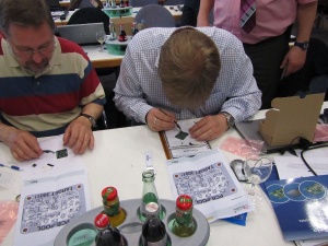 Teilnehmer bei der Arbeit. 2-3 Photonen zusätzliches Licht sind hilfreich.